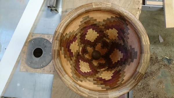 Vase en pétale segmenté.