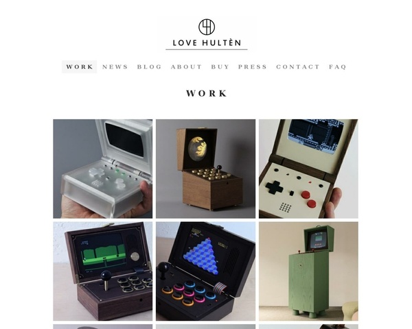 Des jeux d'arcade en bois.