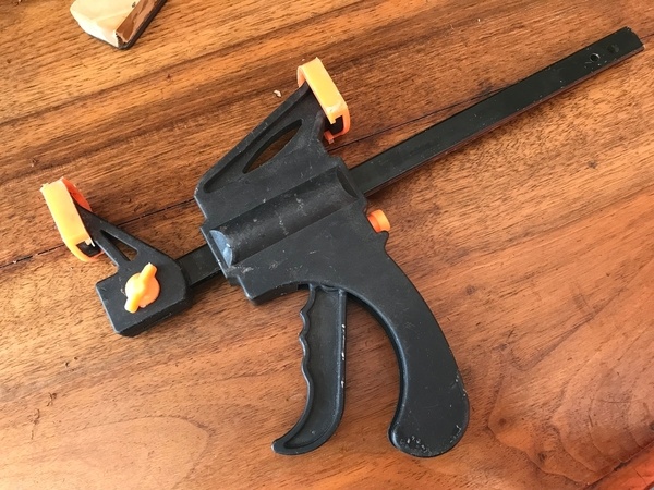 Écarteur a partir d’une presse serrante