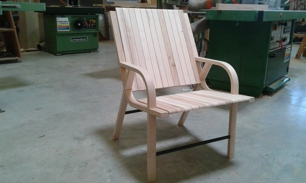 Fauteuil en bois cintrée