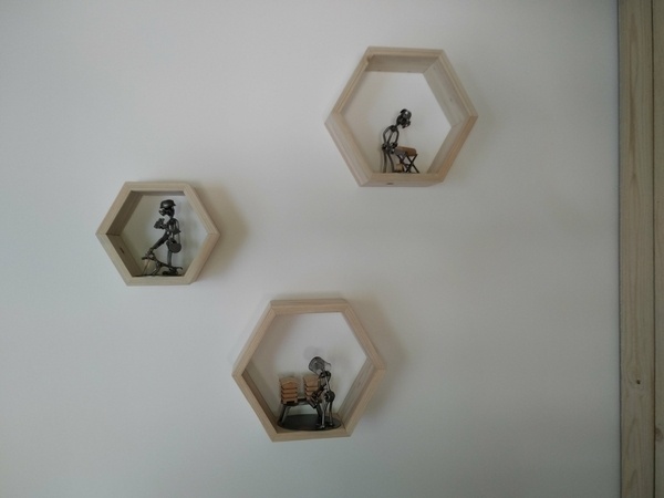 Trio d'étagères hexagonales