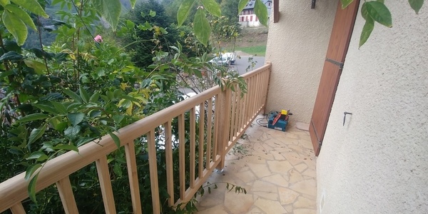 Garde au corps en chêne.