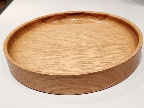 Plat en chêne tourné