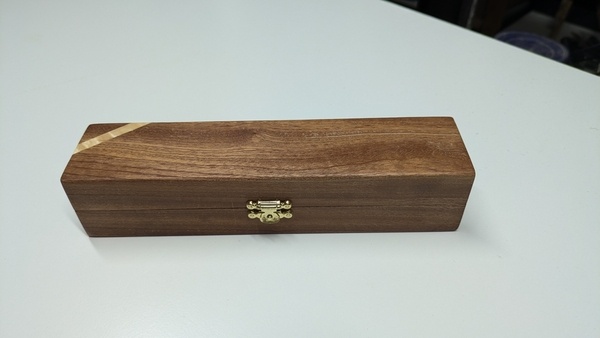 Récidiviste... Encore une boîte à dés.