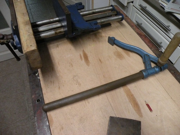 Étau record ( presse à serrage et desserrage rapide )