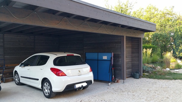 Couvert à voiture et local pour filtration bassin