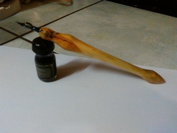 Porte plume en cornouiller