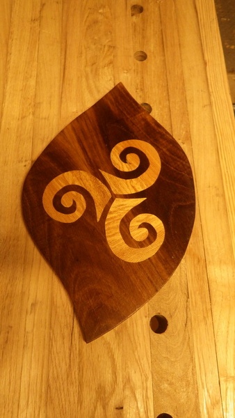 Essai d'incrustation à la scie à chantourner mais pas top