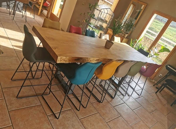 Table cèdre piètement acier