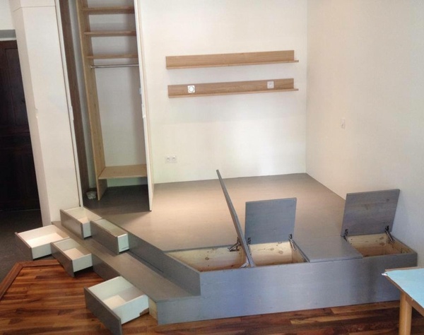 Estrade 3 plis, étagères et bureau massif