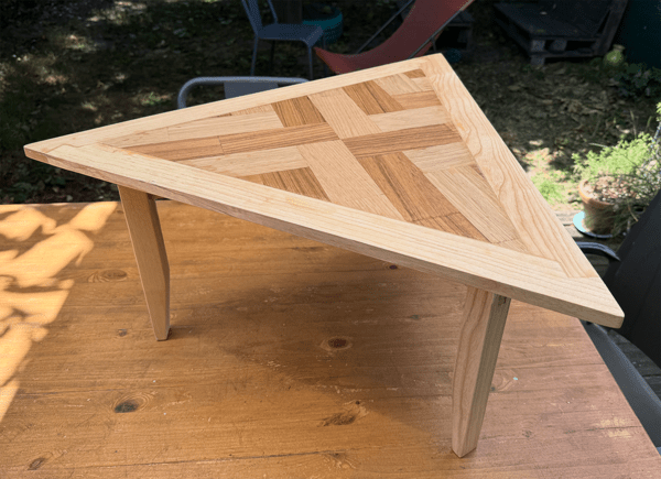 Table basse triangulaire