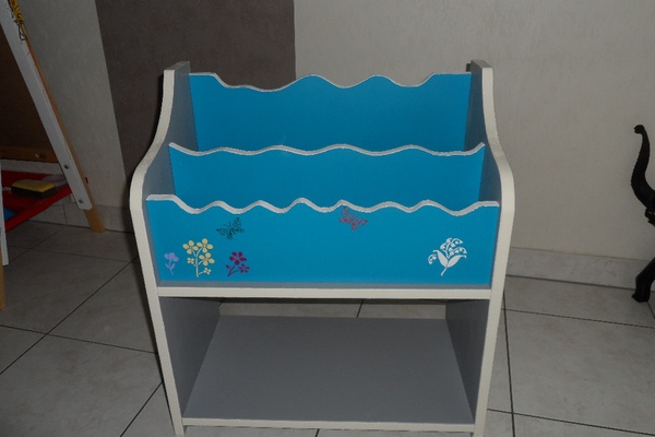 Petite commode range livre