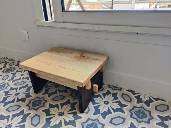 Marchepied pour accéder au balcon