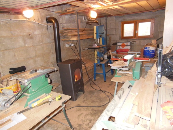 Atelier dans garage avec kity de + de 50 ans!