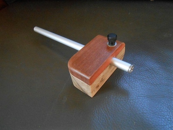 Trusquins ergonomiques