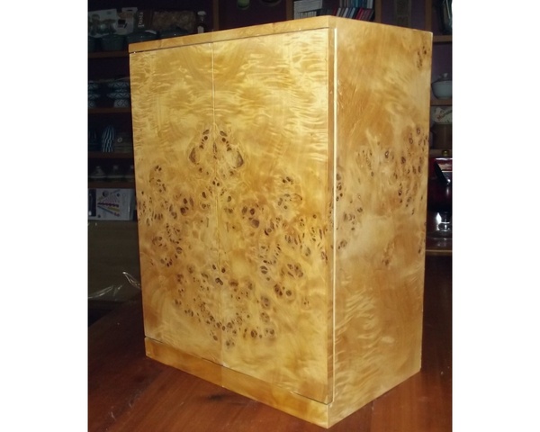 Petit meuble à tiroirs