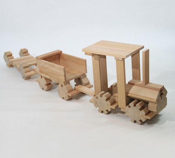 Petit train en bois de hêtre