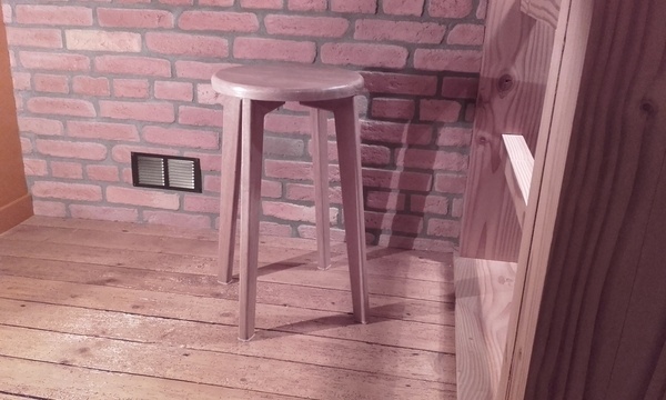 Tabouret en bois
