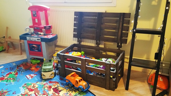 Caisse à jouet banc