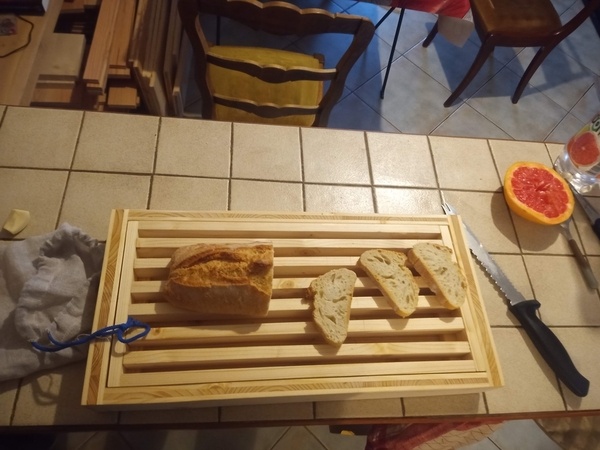 Planche à pain encastré
