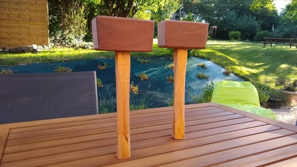 Une paire de maillets