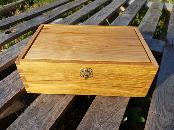 Coffret à queues droites