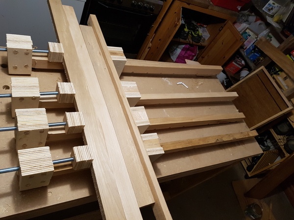 Serre joints dormant