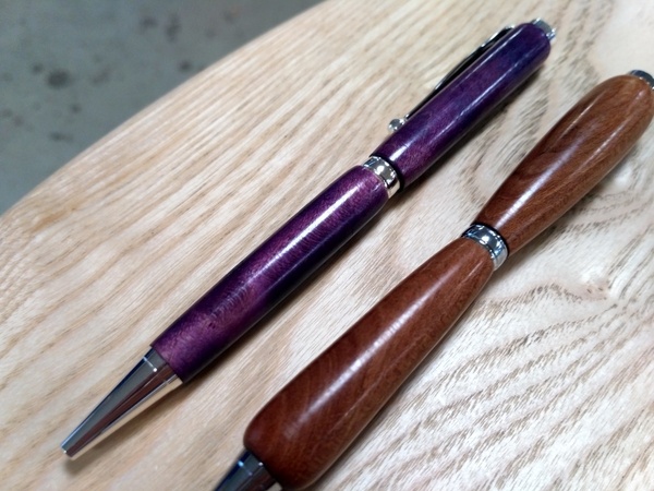 Stylos avec des teintes différentes