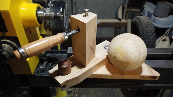 Montage pour réaliser des boules en bois