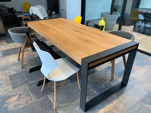 Table avec les chaises