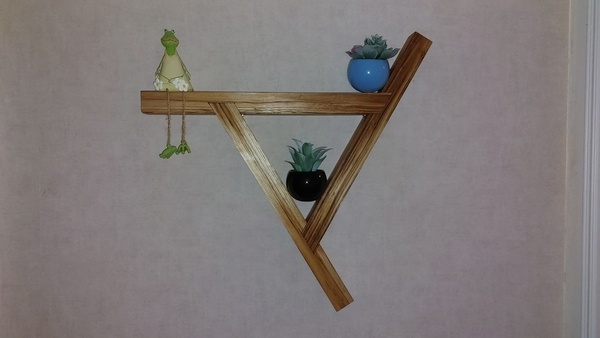 Assemblage japonais pour étagère murale