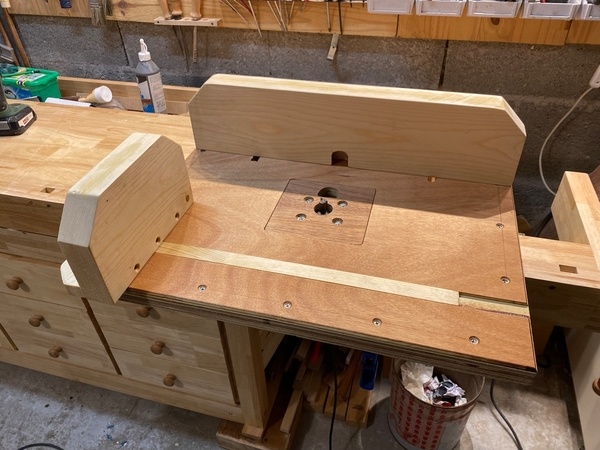 Table pour affleureuse Makita