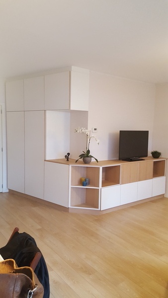 Meuble de coin, mélange de mélaminé et de contre-plaqué chêne