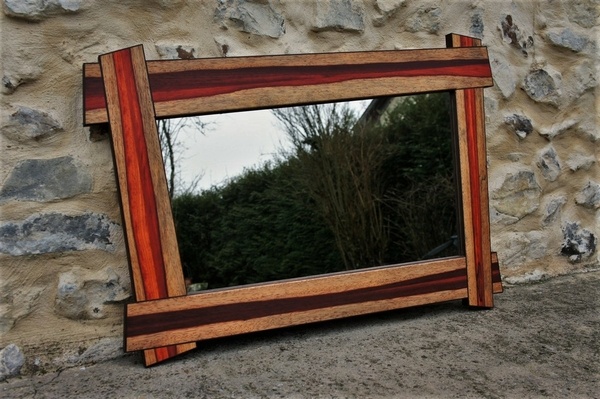 Miroir padouk-morta de chêne.