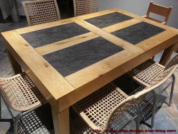 Table de séjour avec incrustation céramique aux reflets argent