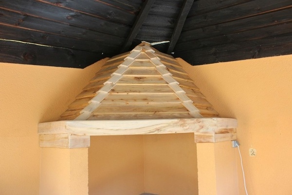 Rénnovation d'une cheminée en camphrier