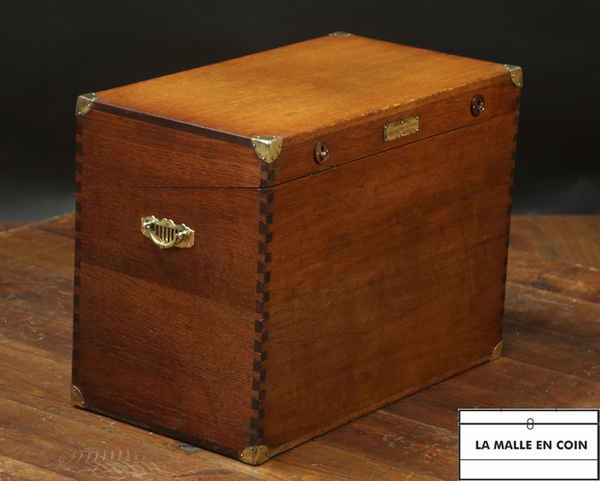 Le secretaire de voyage du capitaine Perrin