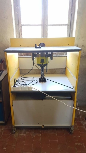 Meuble pour défonceuse sous table