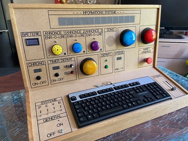 Pupitre de Pilotage de train !