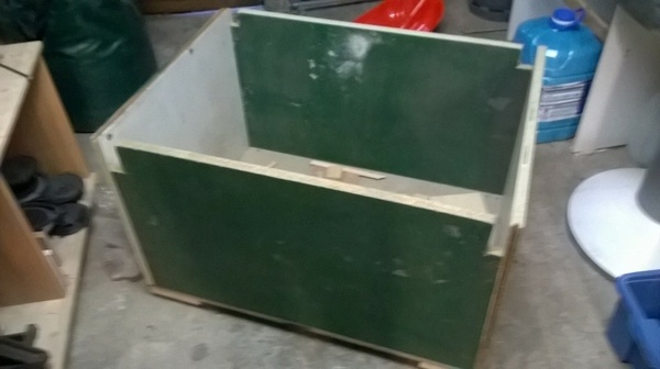 Caisse a chute de bois