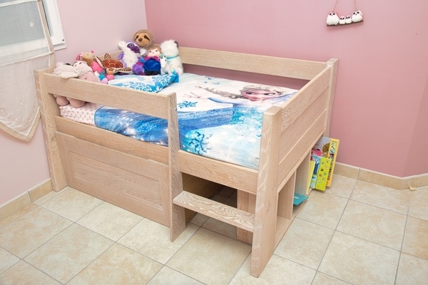 Après le lit de petite fille, le lit de petite, petite fille...