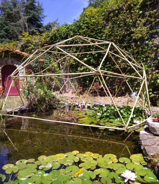 Géode décorative de bassin