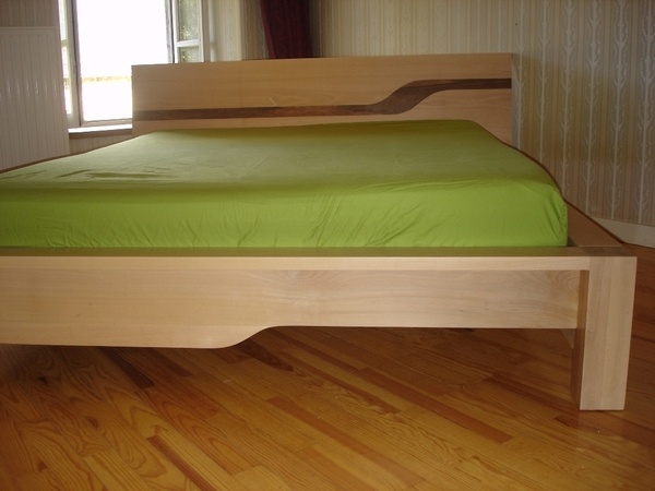 Cadre et tête de lit.