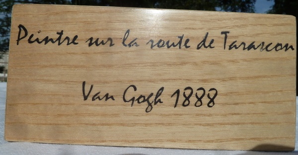Titres en marqueterie des tableaux "Peintre sur la route de Tarascon" et "Danse à Bougival"