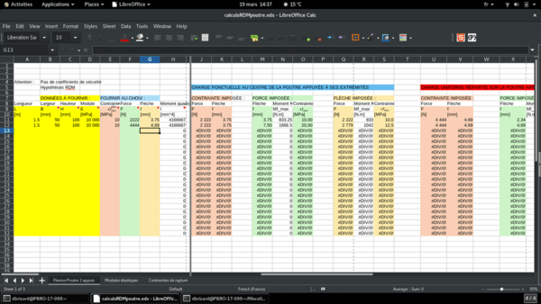 A gauche, les dimensions et module à fournir, à droite le calcul de la poutre chargée en son centre