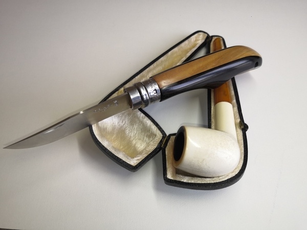 Opinel en Olivier et ébène du Gabon