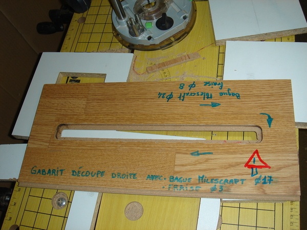 Gabarit de découpe droite à la défonceuse