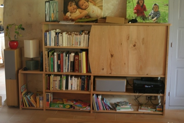 Meuble étagère cache TV