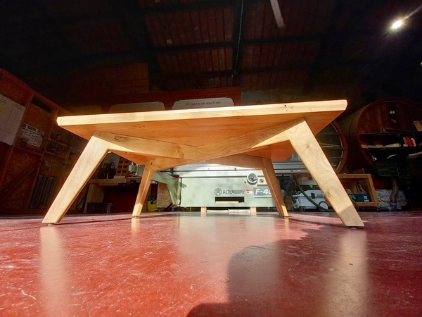 Table basse. Chêne de Bourgogne.