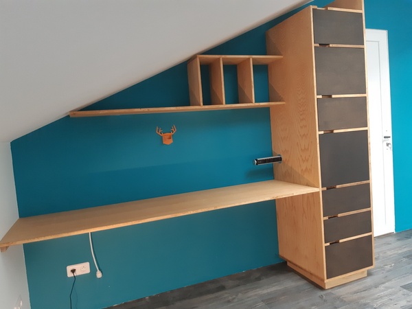 Mon bureau avec rangements en latté frêne